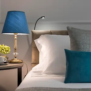 4* فندق La